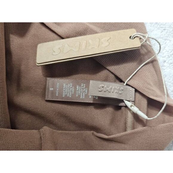 Skims hi cut panty Nwt - Picture 3 of 9